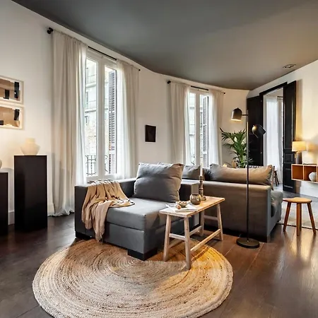 Depok - 2 Bedrooms And Balcony In Eixample Dreta Apartment Barcelona